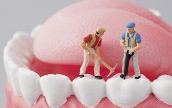 老人口腔健康 做到这4点让你口腔更健康