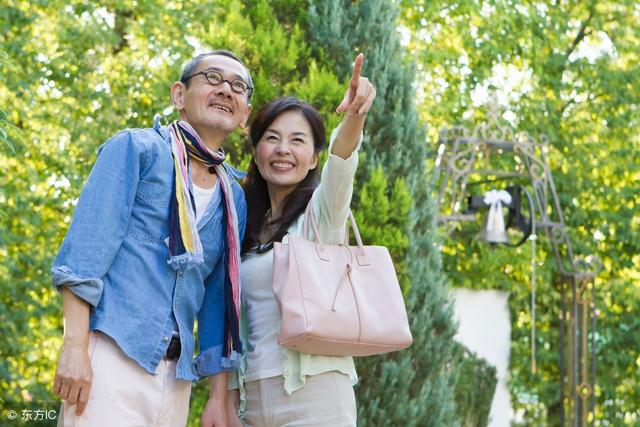 带着爸妈常出去走走，老人常旅游有利于身心健康