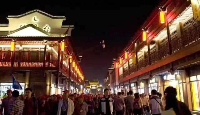 让您流连忘返的十大著名美食小吃街