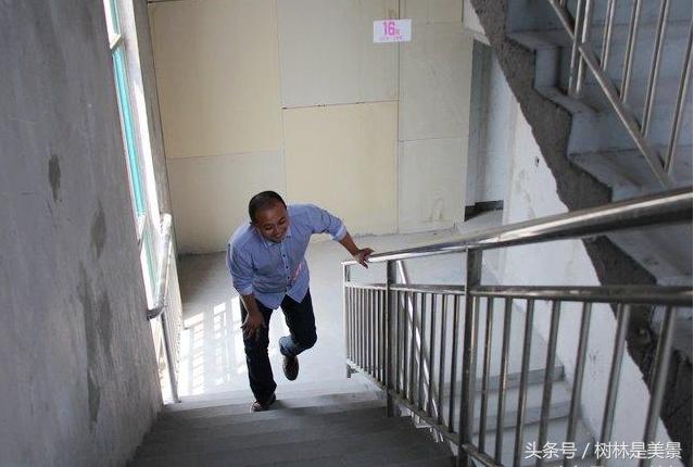 给吸烟者做4种小测试，若能达标证明你肺部健康，一试一个准