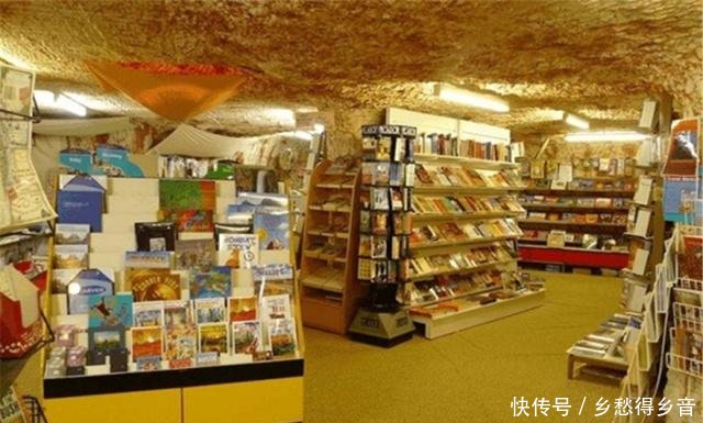 欣赏/这个小镇,全村人都住在地下,地面竟没人居住!