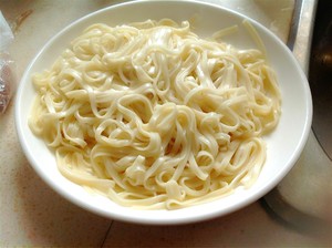 香脆酥软的挂面煎饼,做法很简单