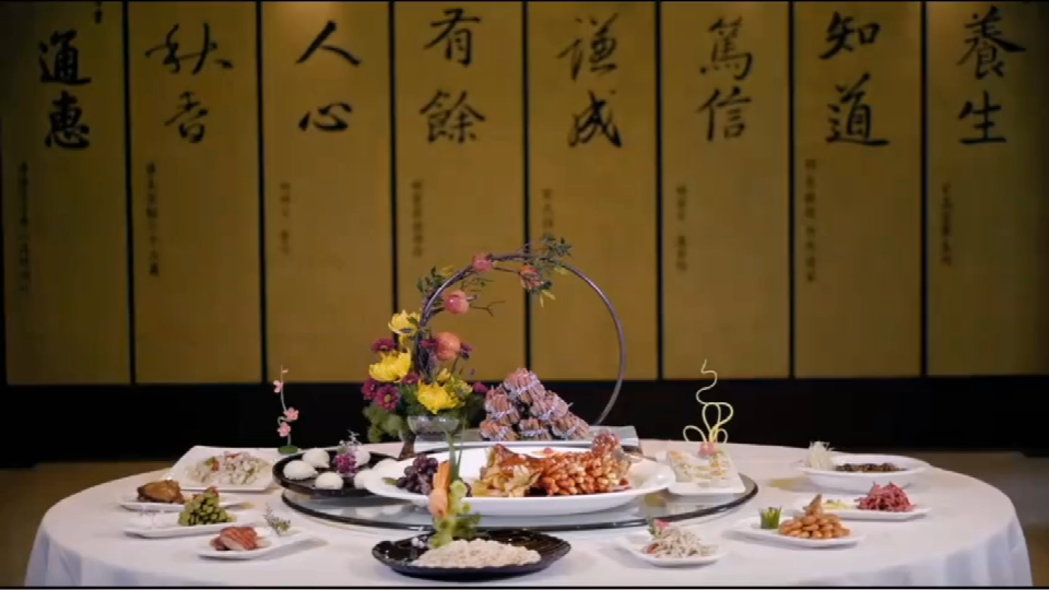 【视频】清新自然 超级脆甜的荷塘小炒