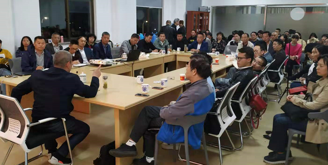 凝心聚力向前冲     争分夺秒干事业