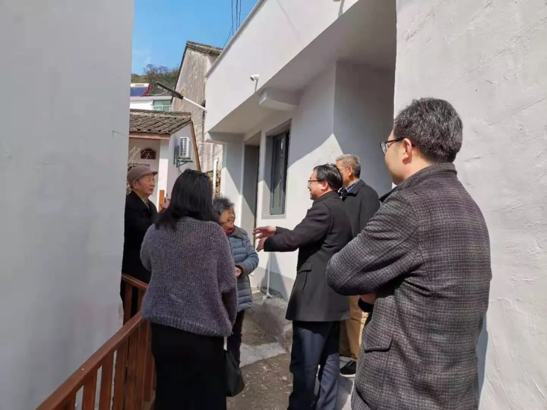 舟山市岱山县东沙镇领导考察金秋家园